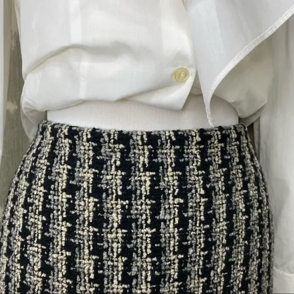 Ralph Lauren Collection | Fall 2004 Made-in-Italy Bouclé Tweed Skirt - Picture 4 of 16